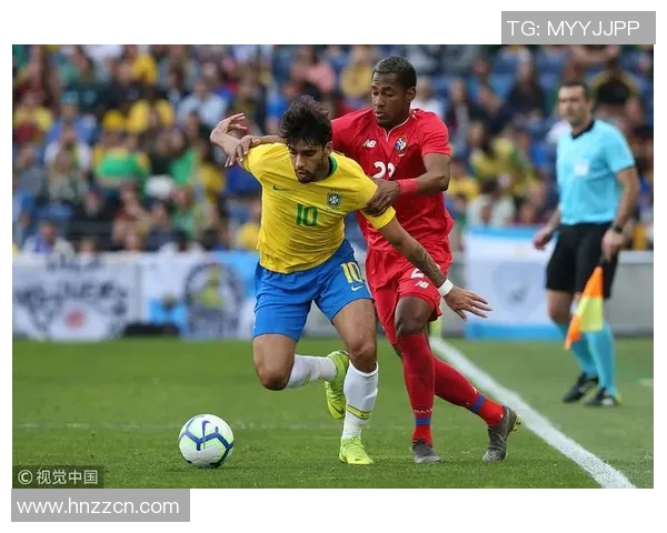 帕奎塔闪耀绿茵场展现足球才华助力球队追逐胜利梦想